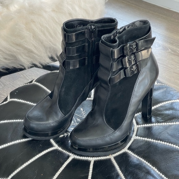 SOLD - Genuine Leather Gianni Bini Booties - Picture 5 of 5